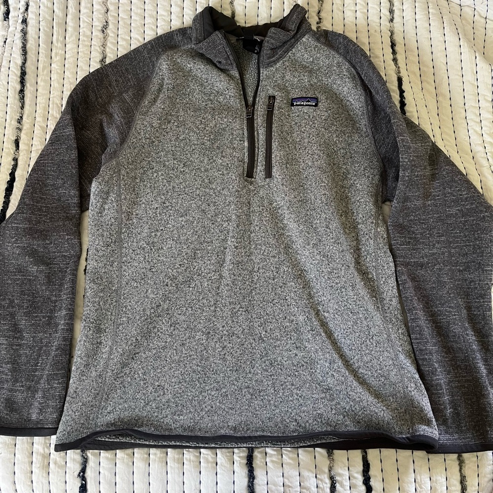 grey two toned patagonia quarter zip